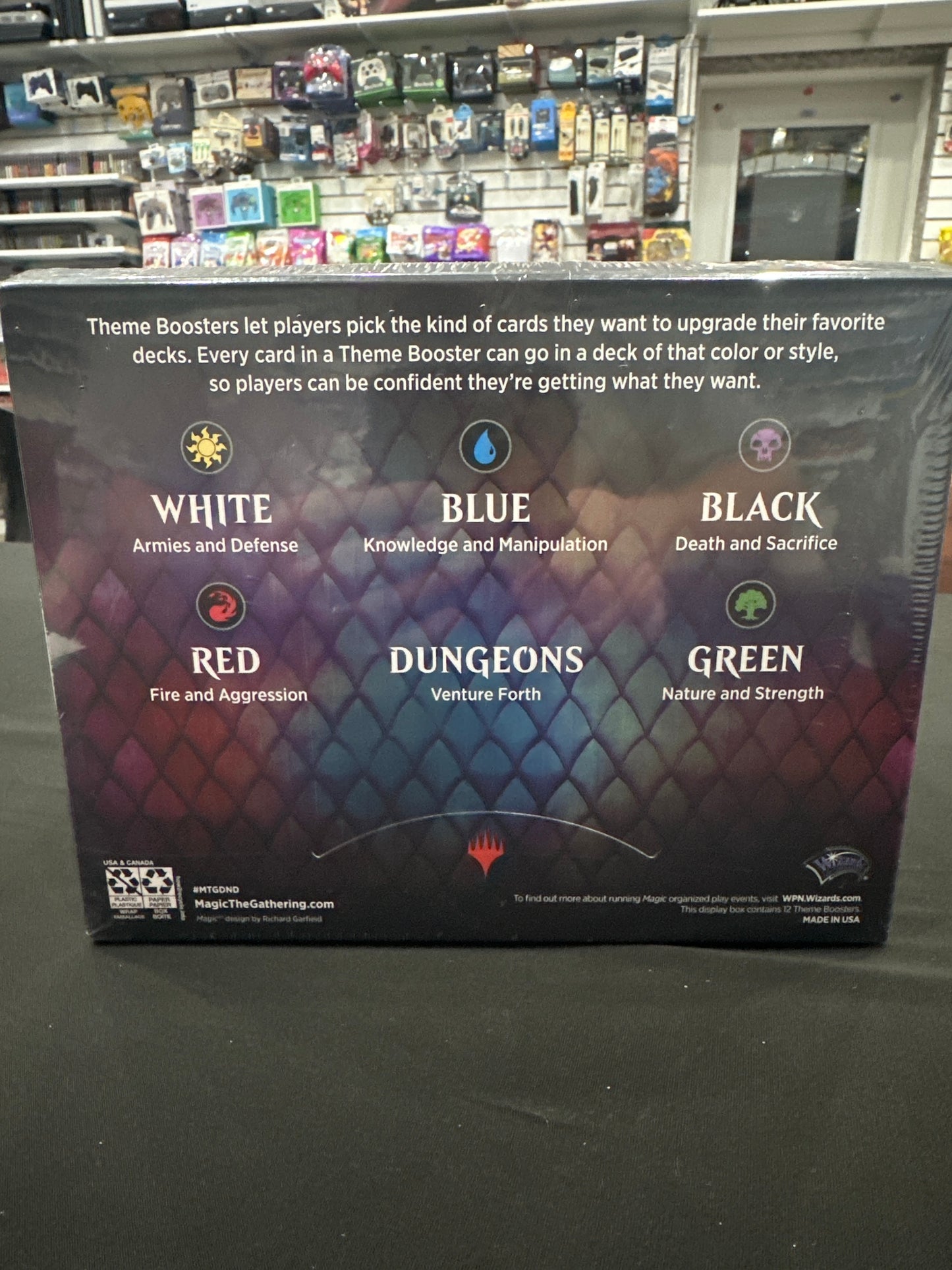 Dungeons & Dragons Adventures in the Forgotten Realms Theme Boosters Case