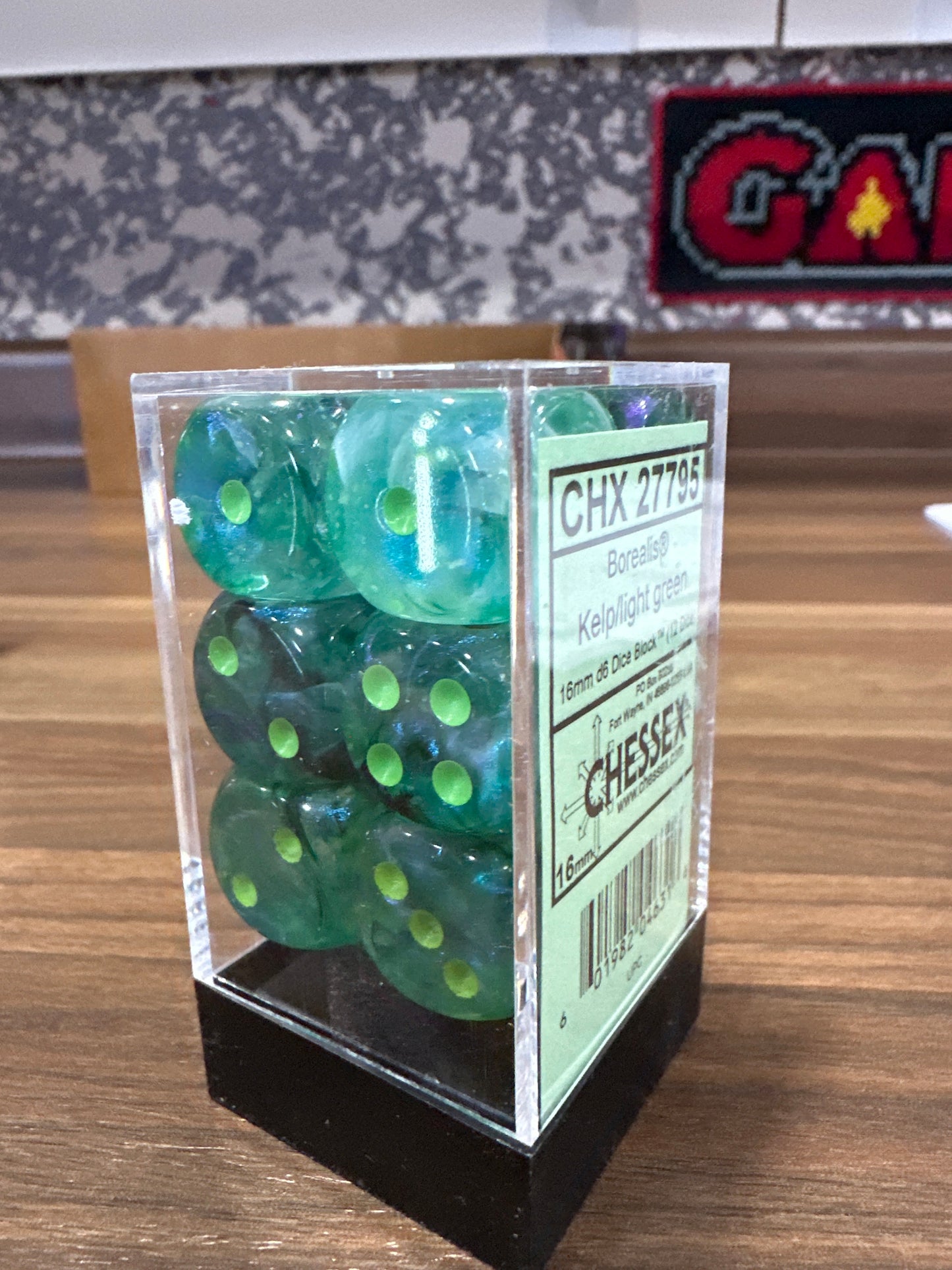 Kelp Light Green 16mm D6 (12 Dice)