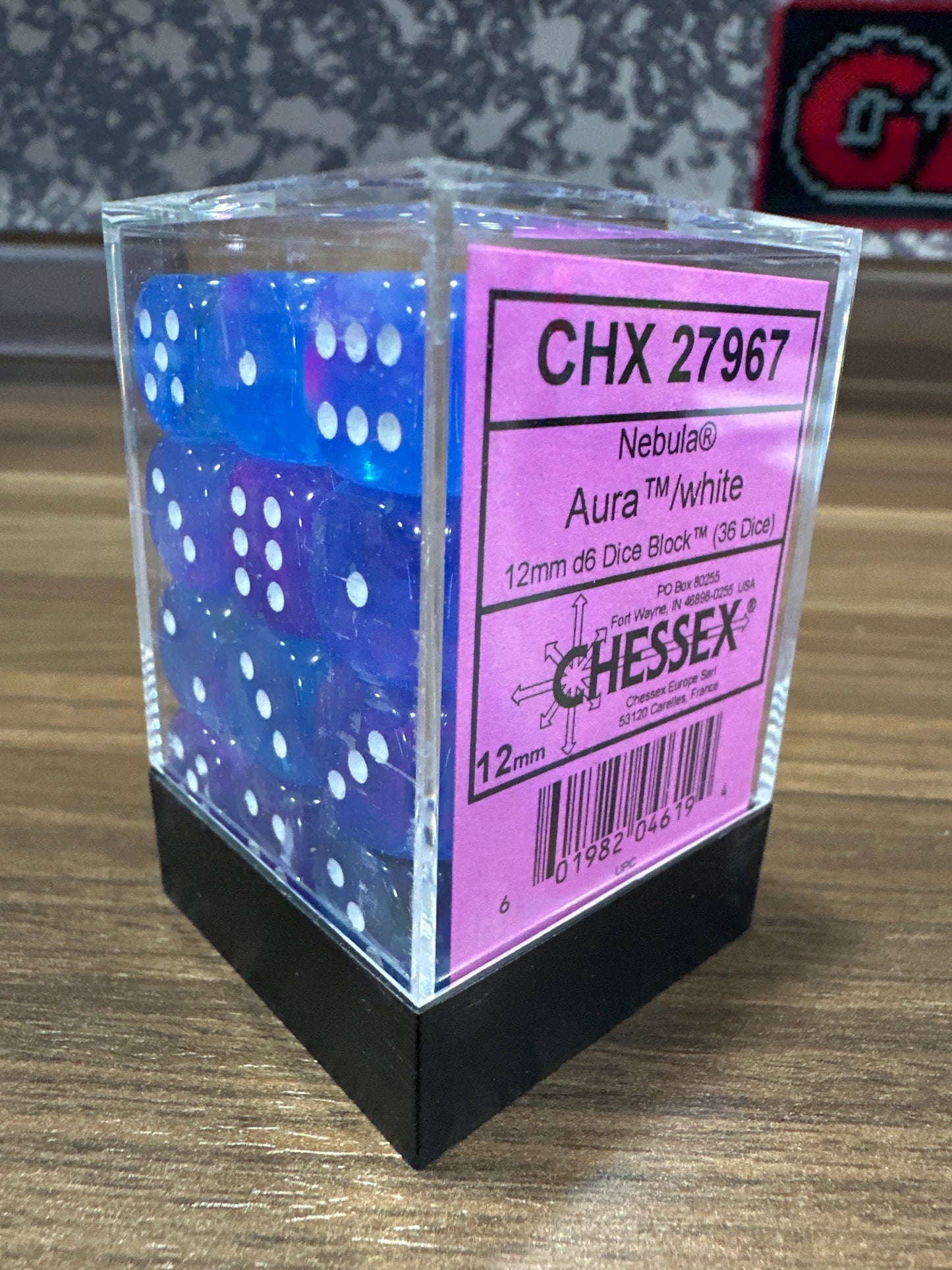 Nebula Aura / White 12mm d6 (36 Dice)