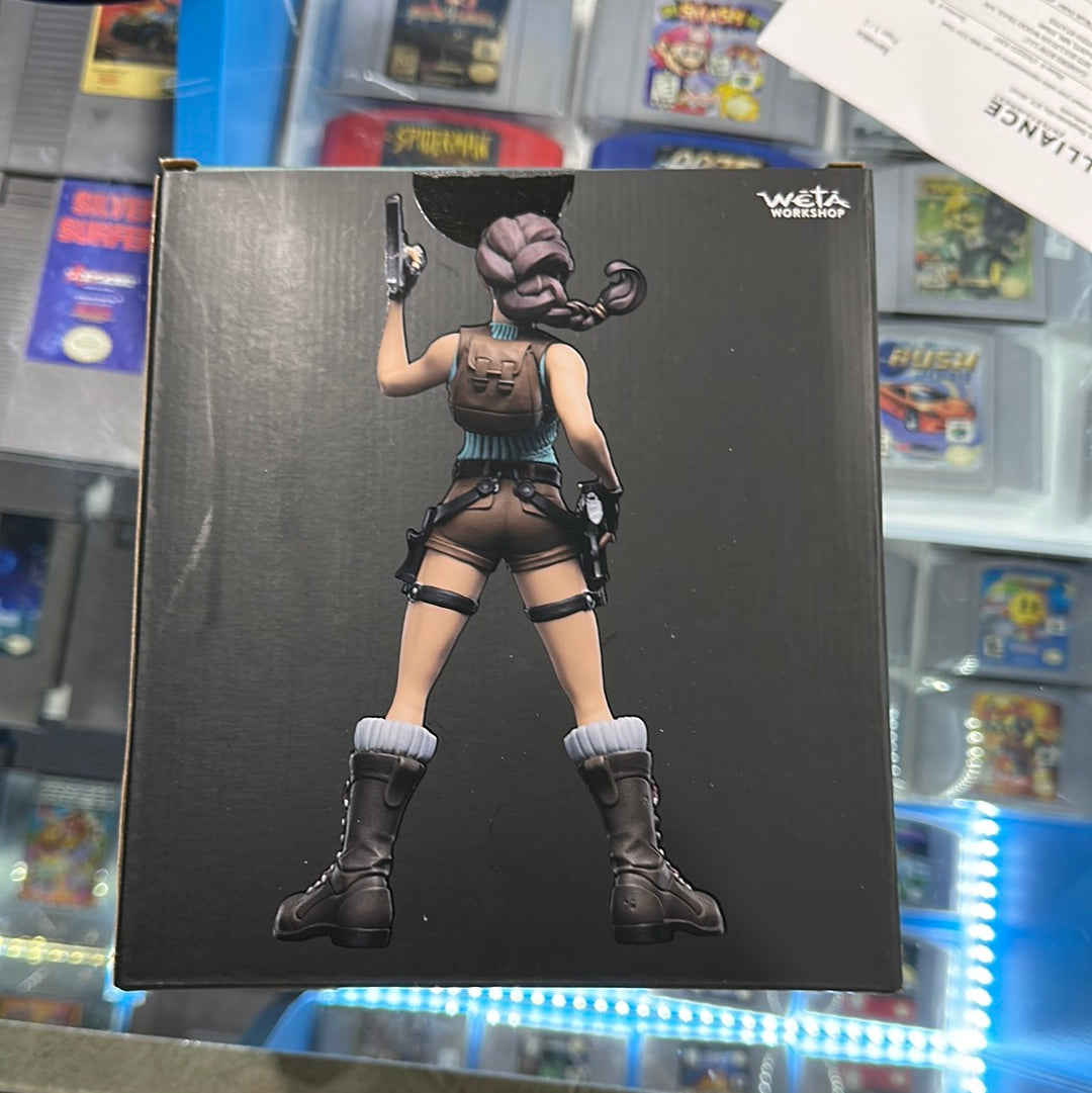 Lara Croft mini epic figure